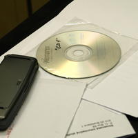 Mečiarove CD, na ktorom sú skomprimované dáta.
