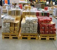 V obchodnom dome Ikea už predávajú vianočné ozdoby.