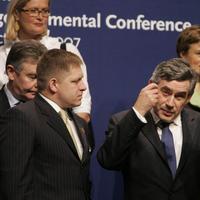 Róbert Fico a Gordon Brown