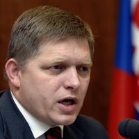 Transparency International Slovensko odporučila Robertovi Ficovi zaviesť jasné pravidlá na rozdeľovanie dotácií.