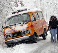 Sneženie skomplikovalo dopravu na celom území Slovenska.