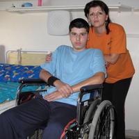 Ťažko zranený Róbert (15) s mamou v liečebni. „Lekári zistili, že syn má poškodený mozog,“ povedala.