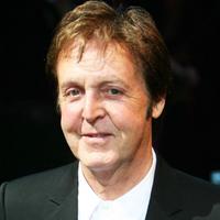Čerstvo rozvedený Paul McCartney (65) nezaháľa.
