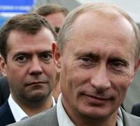 Dimitrij Medvedev a Vladimír Putin