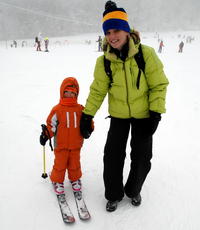 „Dcéra sa ešte len učí lyžovať, ale ide jej to,“ hovorí mama Kiky Kardošovej (4) Zuzana (31).