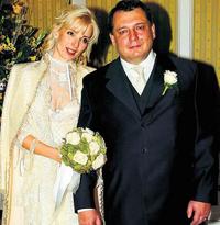Jiří Paroubek a Petra sa vzali v novembri 2007, svadobnú cestu si však dopriali až teraz.