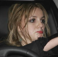 Britney stále plače, na súd nie je psychicky pripravená.