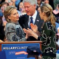 Hillary a Bill Clintonovci