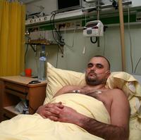 Štefan Kurčík leží v nemocnici priotrávený dymom.