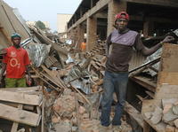 Pri zemetraseniach sa zranila 400 ľudí.