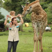 Mladú žirafu zbožňuje aj Janina dcérka.