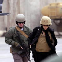 Angelina Jolie bola v Bagdade chránená vojakom aj nepriestrelnou vestou.