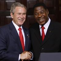 George Bush a prezident Beninu Boni Yayi.