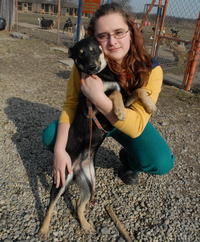 Alžbeta (16) so psíkom z útulku, ktorému dali meno Najdúška.