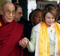 Najdôležitejšia žena v americkej politike sa s dalajlámom stretla v jeho indickom exile.