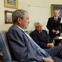 Mahmúd Abbás a George W. Bush