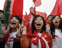 Rôzni aktivisti vyhlásili, že sa pokúsia blokovať olympijský plameň na protest proti čínskej politike k severokórejským utečencom a jej zásahu v Tibete.