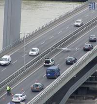 Spadnutá lampa na Novom moste