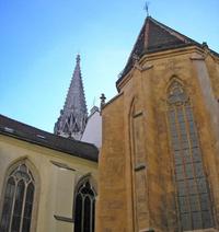 Pôvodne bola veža súčasťou Františkánskeho kostola v centre Bratislavy