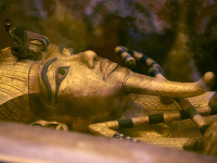 Pikantné tajomstvo slávnej múmie: Tutanchamón bol pochovaný so stoporeným penisom