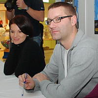 Andy Kraus a Viki Ráková na autogramiáde knihy Panelák.