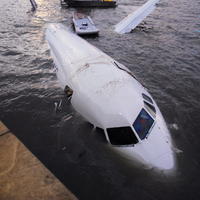 Airbus 320 potopený v rieke Hudson.