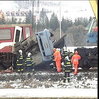 Zrážka autobusu s vlakom v Polomke