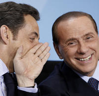 Francúzsky prezident Nicolas Sarkozy a taliansky premiér Silvio Berlusconi
