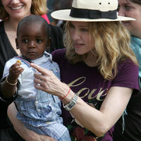 Madonna s malým Davidom Bandom z Malawi