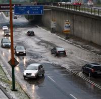 Búrka v Žiline spôsobila dopravný kolaps