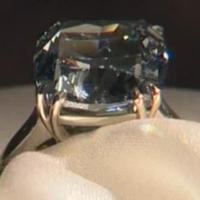 Dokonalý číry modrý diamant.