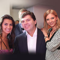 Milionár Miroslav Remeta (v strede) má slabosť na krásne ženy.
