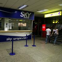 Opustené pracovisko SkyEurope na letisku v Bratislave