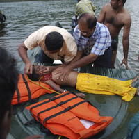 Indickí záchranári objavili vo štvrtok ráno päť tiel.
