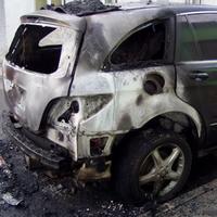 V Dobšinej niekto podpálil Mercedes Benz