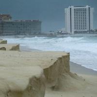 Hurikán Ida zasiahol aj pobrežie neďaleko Cancunu