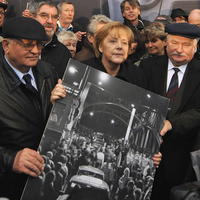 Michail Gorbačov, Angela Merkelová a Lech Walesa