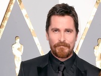 Herec Christian Bale je majster premien: Aha, aký  bol kedysi vychudnutý!