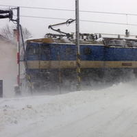 Sneh ochromil v nedeľu železničnú dopravu