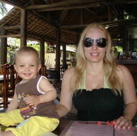 Tehotná Zuzana Hajdu s dcérkou Elissou v Thajsku.