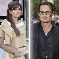 Fešák Johnny Depp vraj Angelinu vôbec nepriťahuje