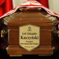 Rakva s pozostatkami Lecha Kaczyńského
