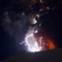 Erupcia sopky Eyjafjallajökull pokračuje