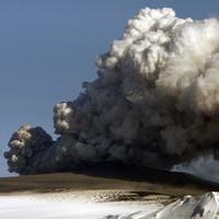 Erupcie islandskej sopky sa zosilnili