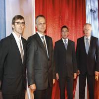 Zľava doprava: Ľubomír Závodný, Pavol Kollár, Simon Johnson a Dušan Šamudovský