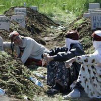 Hroby zosnulých svadobčanov