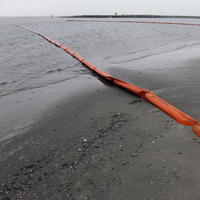 Ropná škrvna už dosiahla na pobrežie Louisiany
