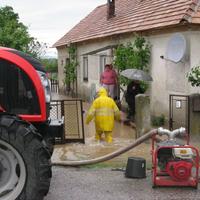 V obci Cakov voda zatopila rodinné domy