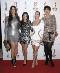 Khloe, Kourtney, Kim a mama Chris Kardashian