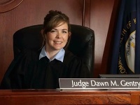 Sexuálny škandál v USA: Sudkyňa si užívala trojku priamo v kancelárii